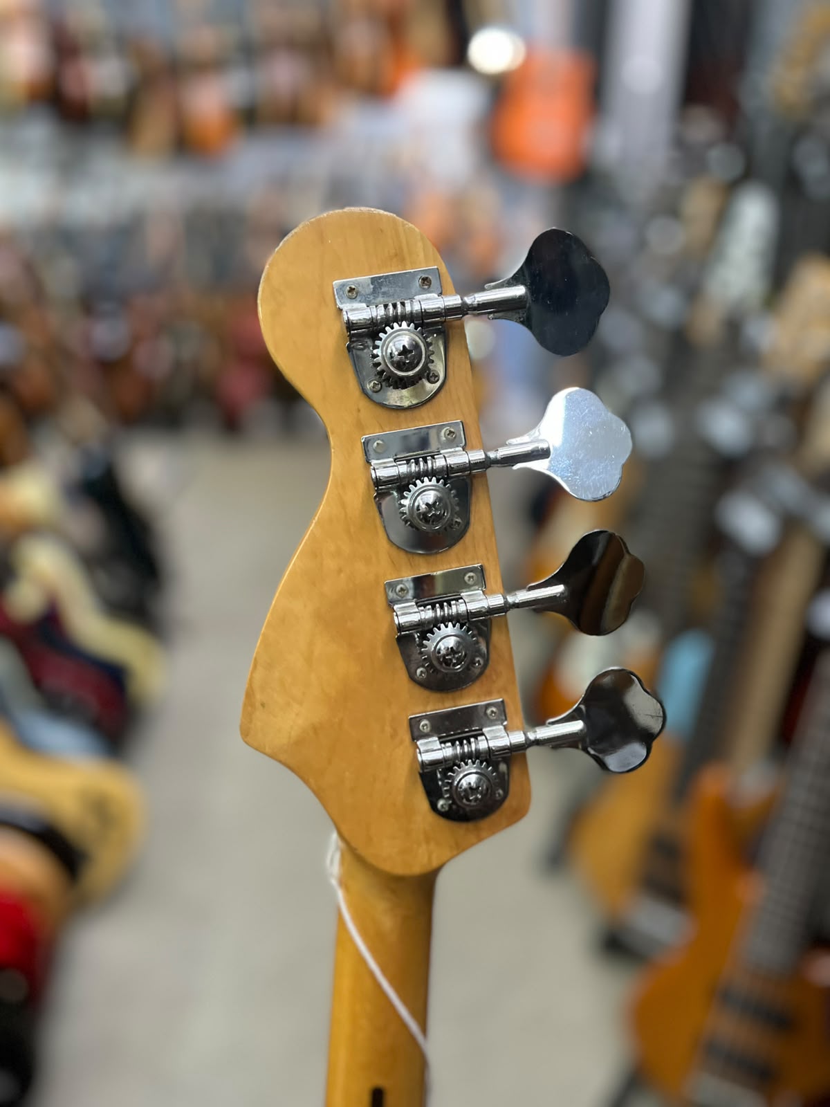 Baixo  Squier  J Bass 4cordas miniatura 7