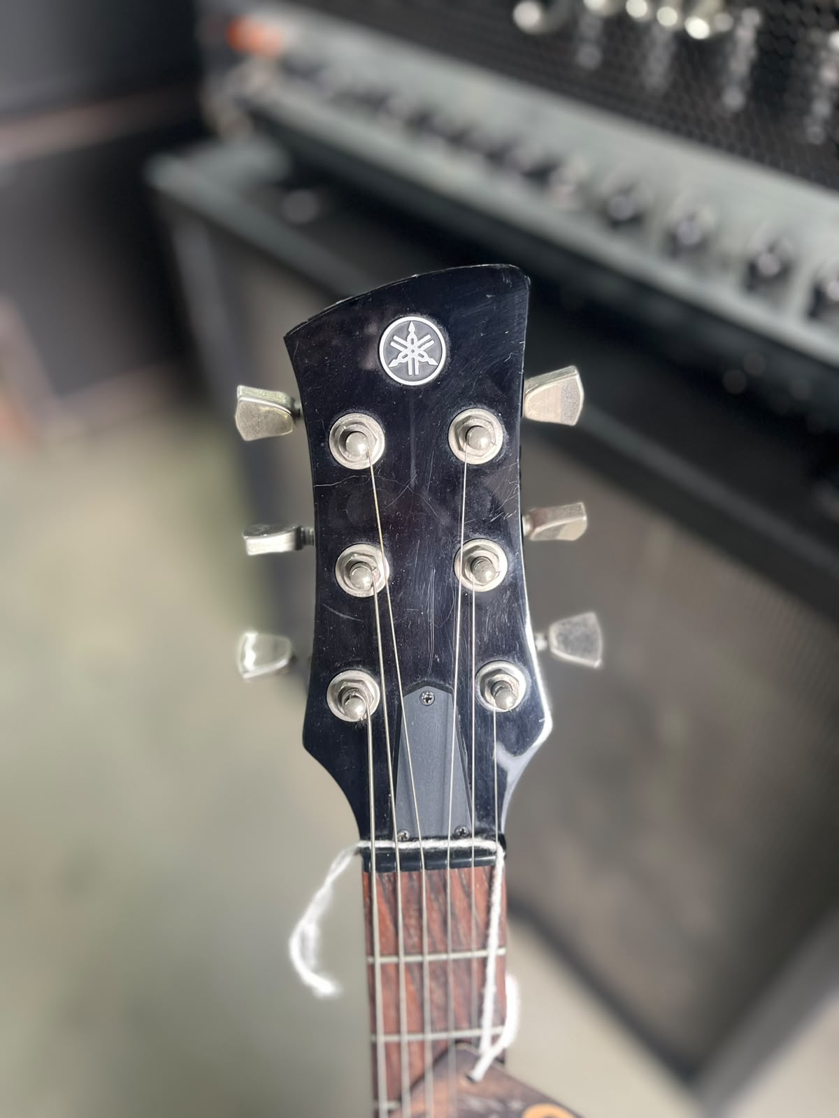 GUITARRA  YAMAHA VINHO STRATO miniatura 6