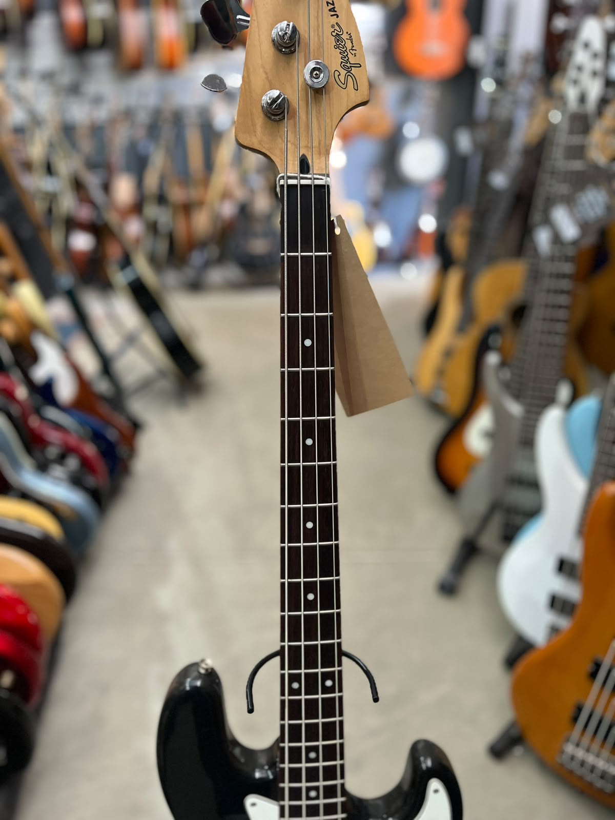Baixo Squier Modelo: standard Jazz Bass 4 cordas miniatura 5