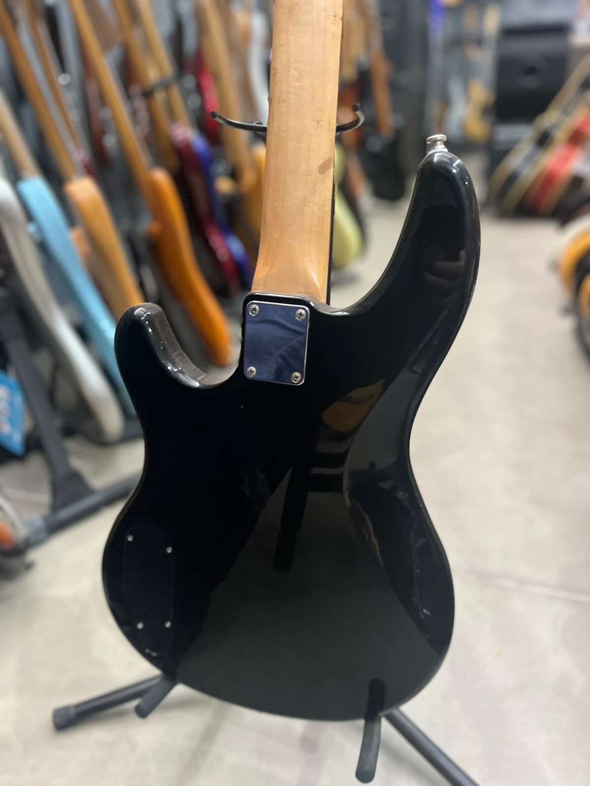 Baixo Yamaha 4 Cordas BB 350 miniatura 9