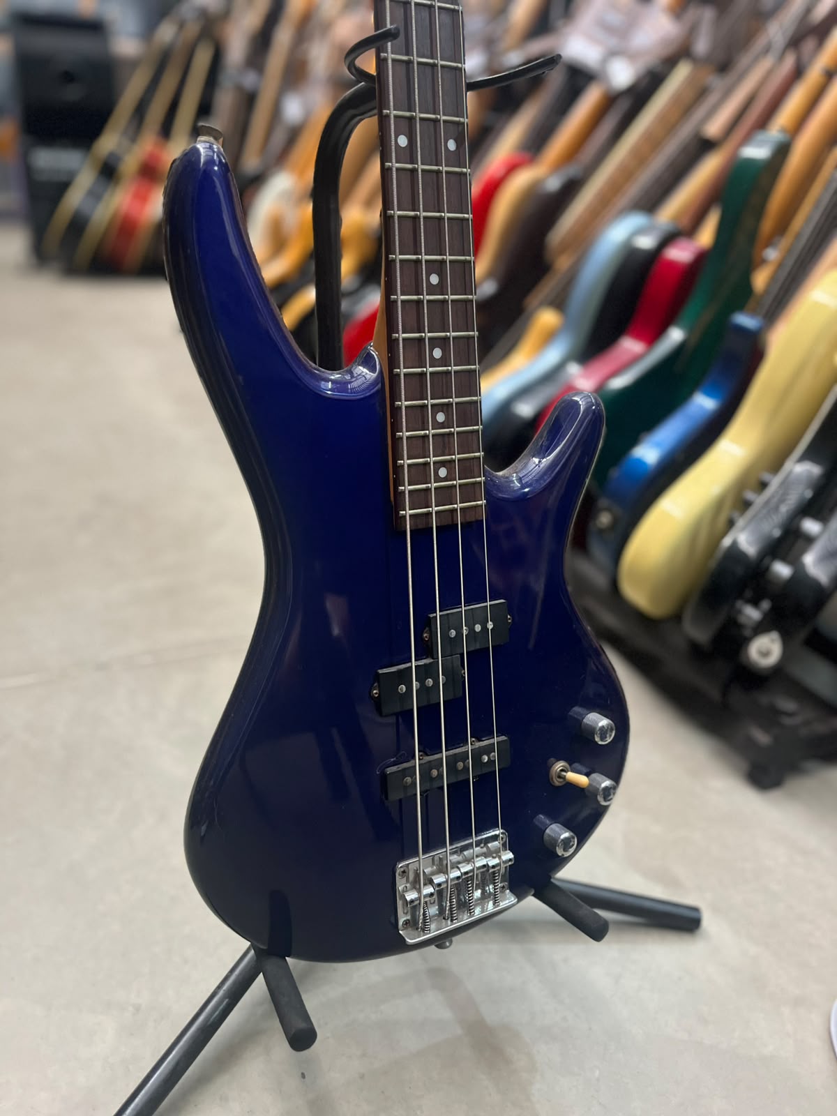 Baixo Ibanez G10 Azul – Modelo Soundgear 4 cordas miniatura 3