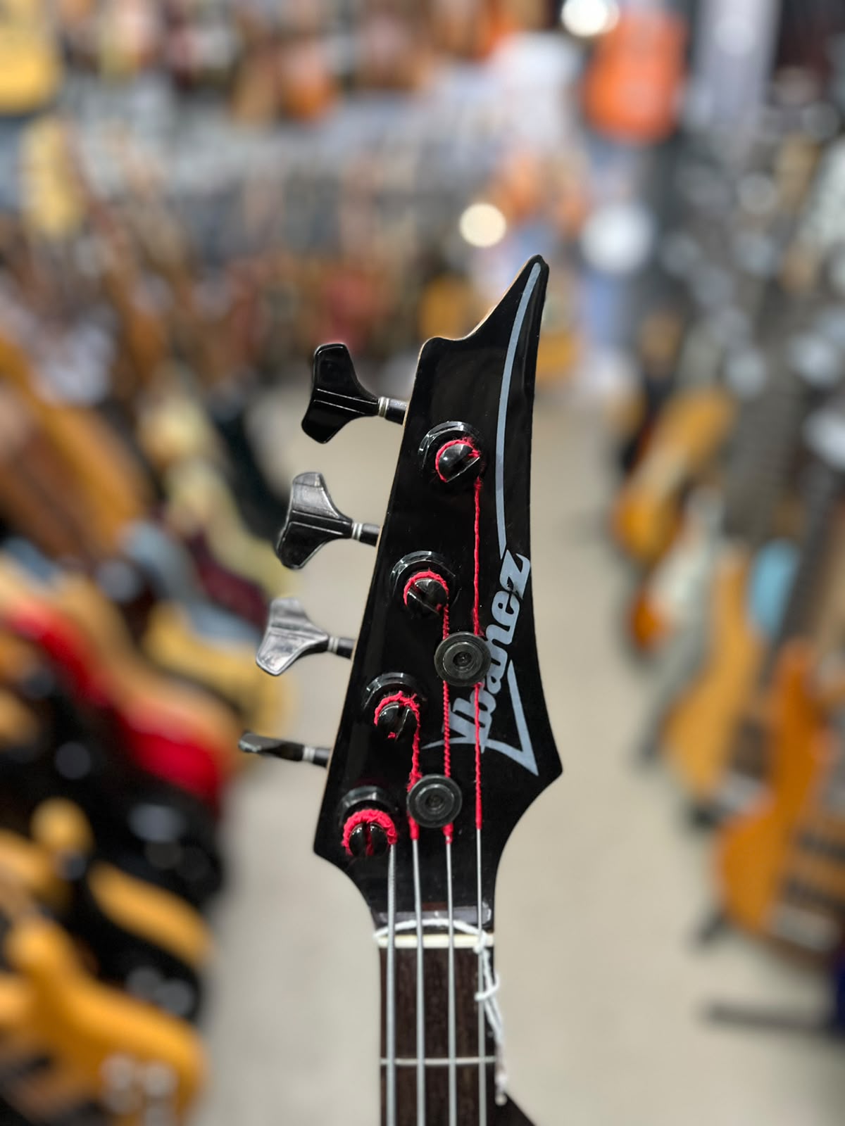 Baixo Marca Ibanez – Modelo: SB707e Japan 4 cordas Vermelho ano de 87 miniatura 6