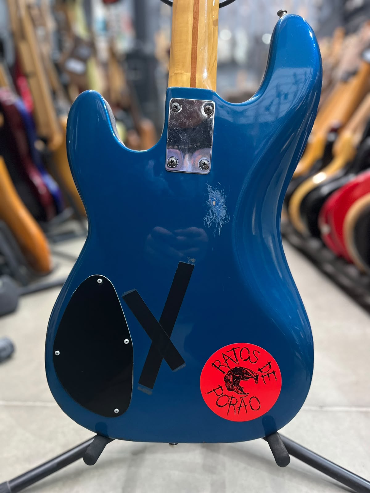 Baixo Dolphin  Modelo: Precision Bass 4 cordas miniatura 8