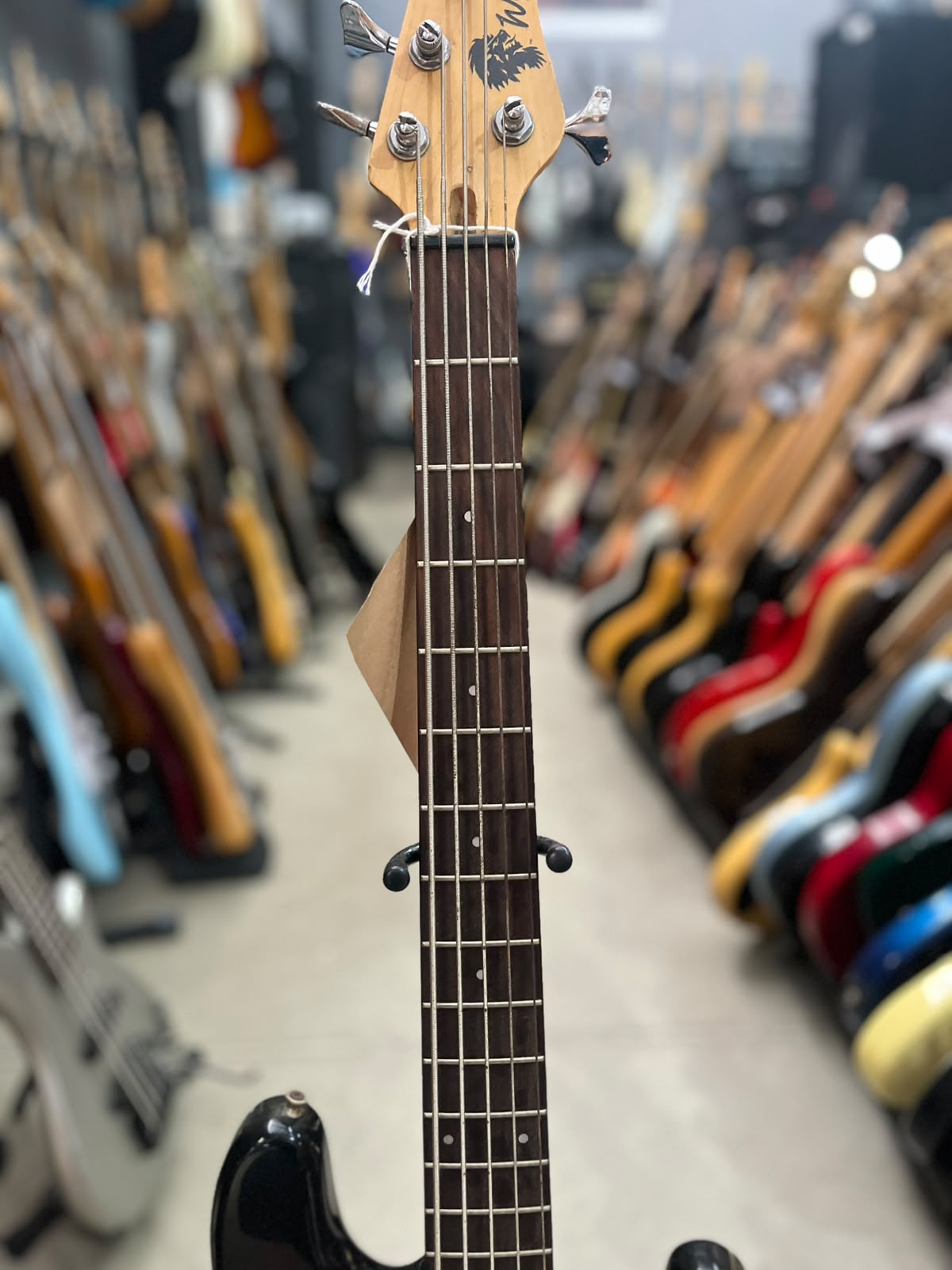 Baixo Washburn Sunburst Modelo 5 cordas miniatura 4