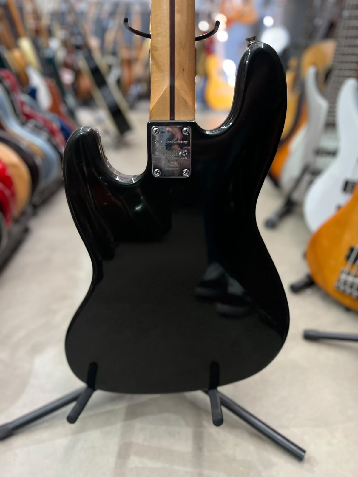 Baixo Squier Modelo: standard Jazz Bass 4 cordas miniatura 8