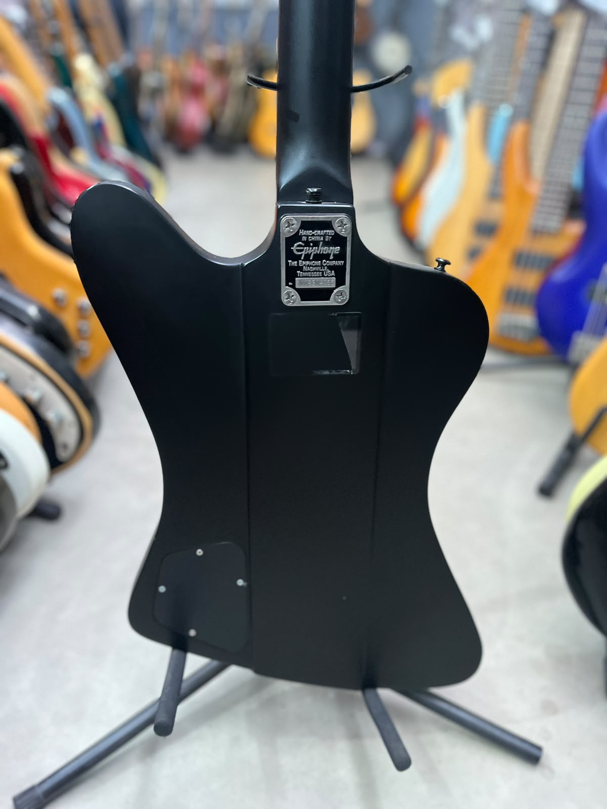 Baixo Epiphone Preto Fosco 4 cordas miniatura 8