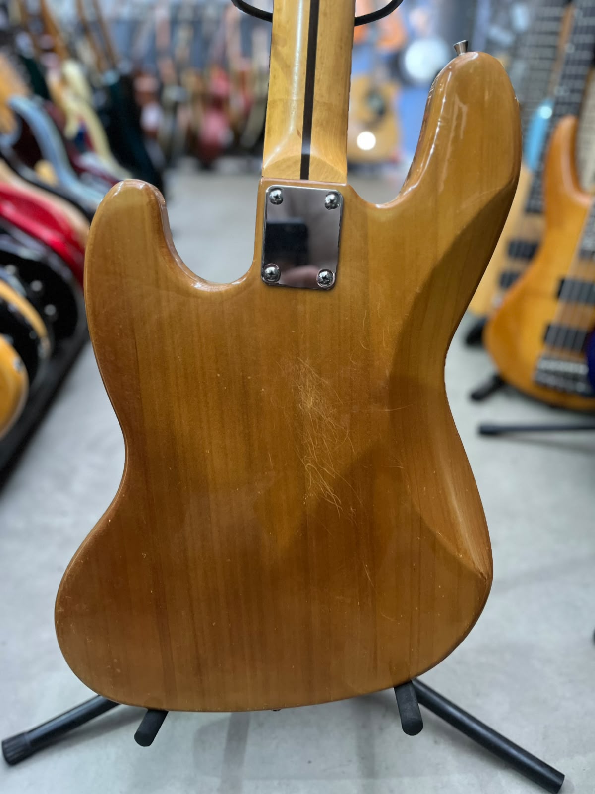 Baixo  Squier  J Bass 4cordas miniatura 8