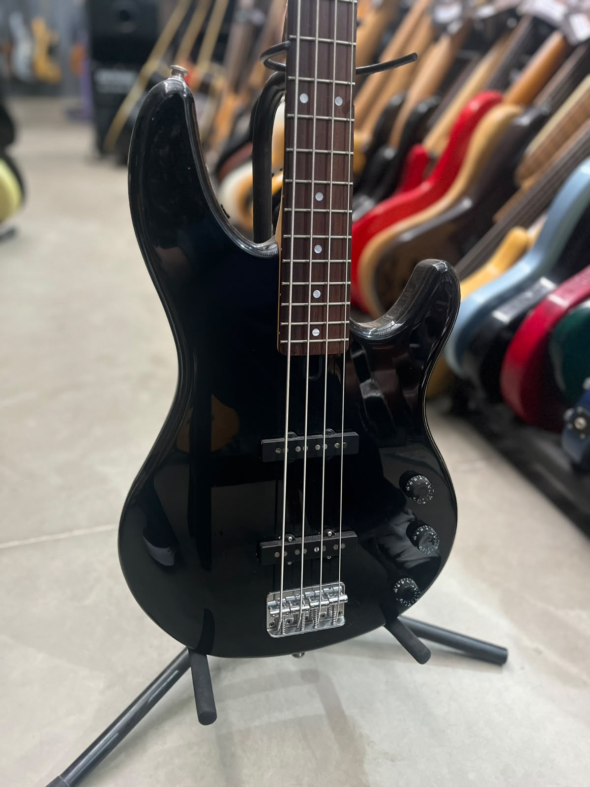 Baixo Yamaha 4 Cordas BB 350 miniatura 3