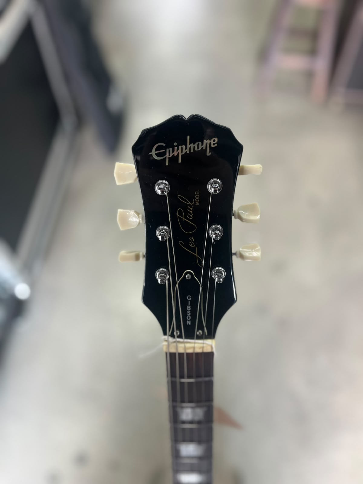 Guitarra Epiphone Les Paul standard dourada miniatura 6