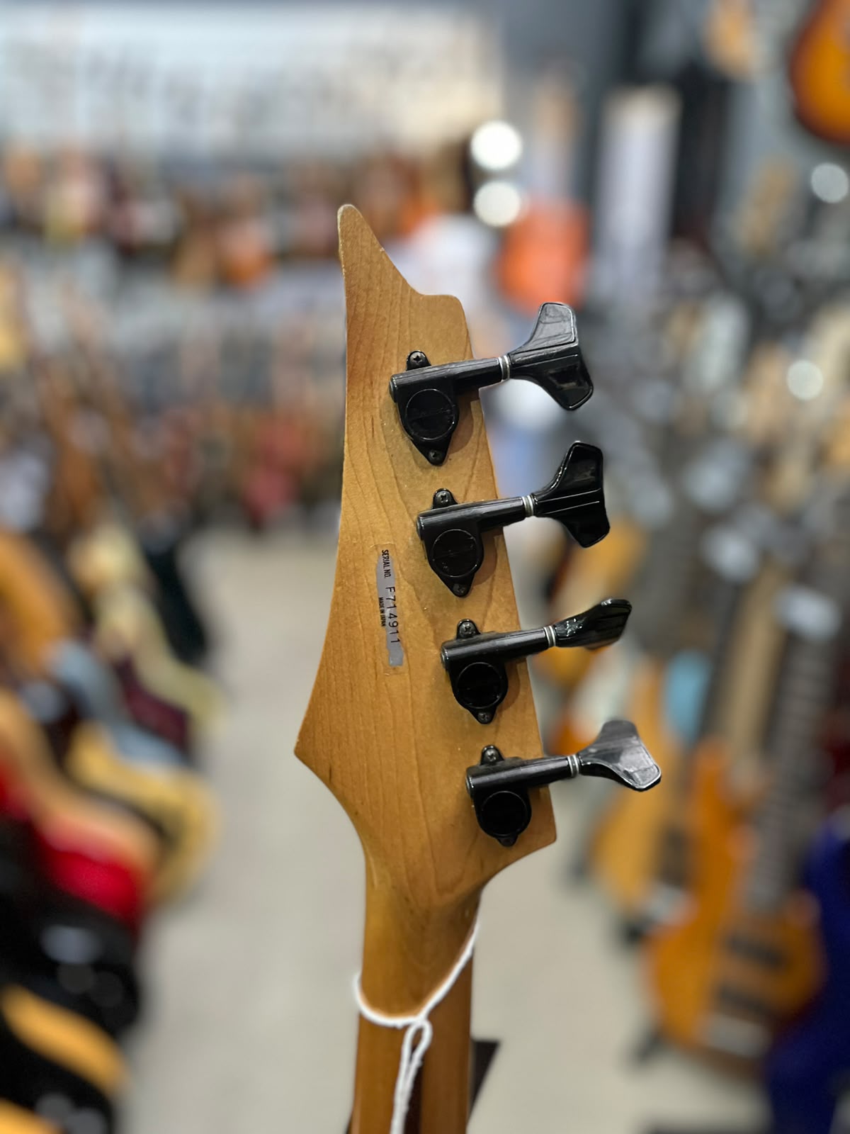 Baixo Marca Ibanez – Modelo: SB707e Japan 4 cordas Vermelho ano de 87 miniatura 7