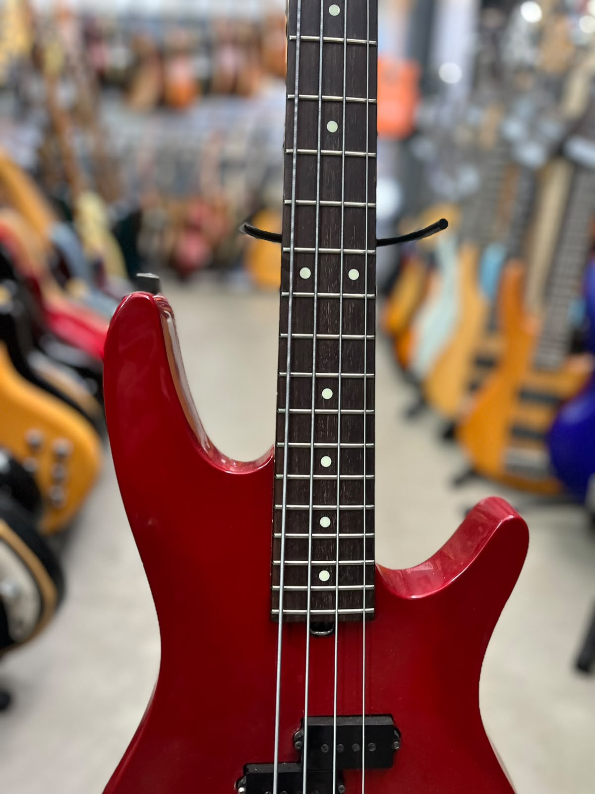 Baixo Marca Ibanez – Modelo: SB707e Japan 4 cordas Vermelho ano de 87 miniatura 4