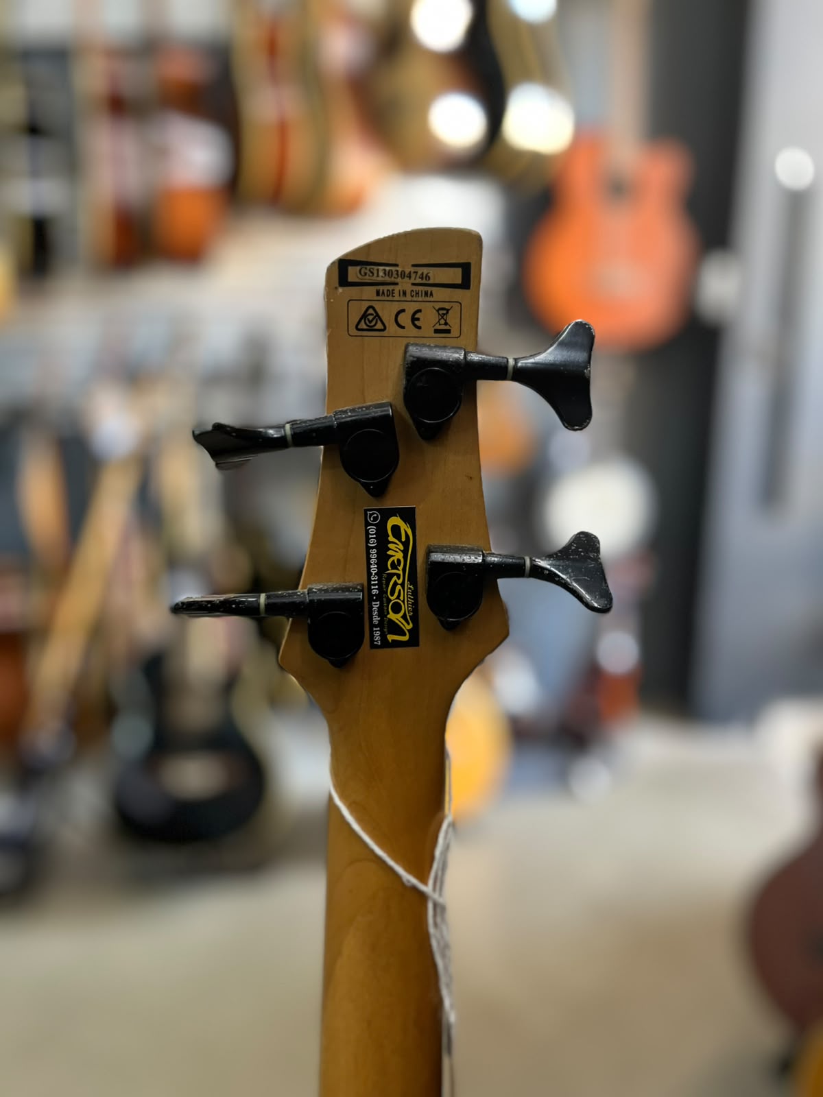 Baixo Marca Ibanez – Modelo: 4 cordas miniatura 7