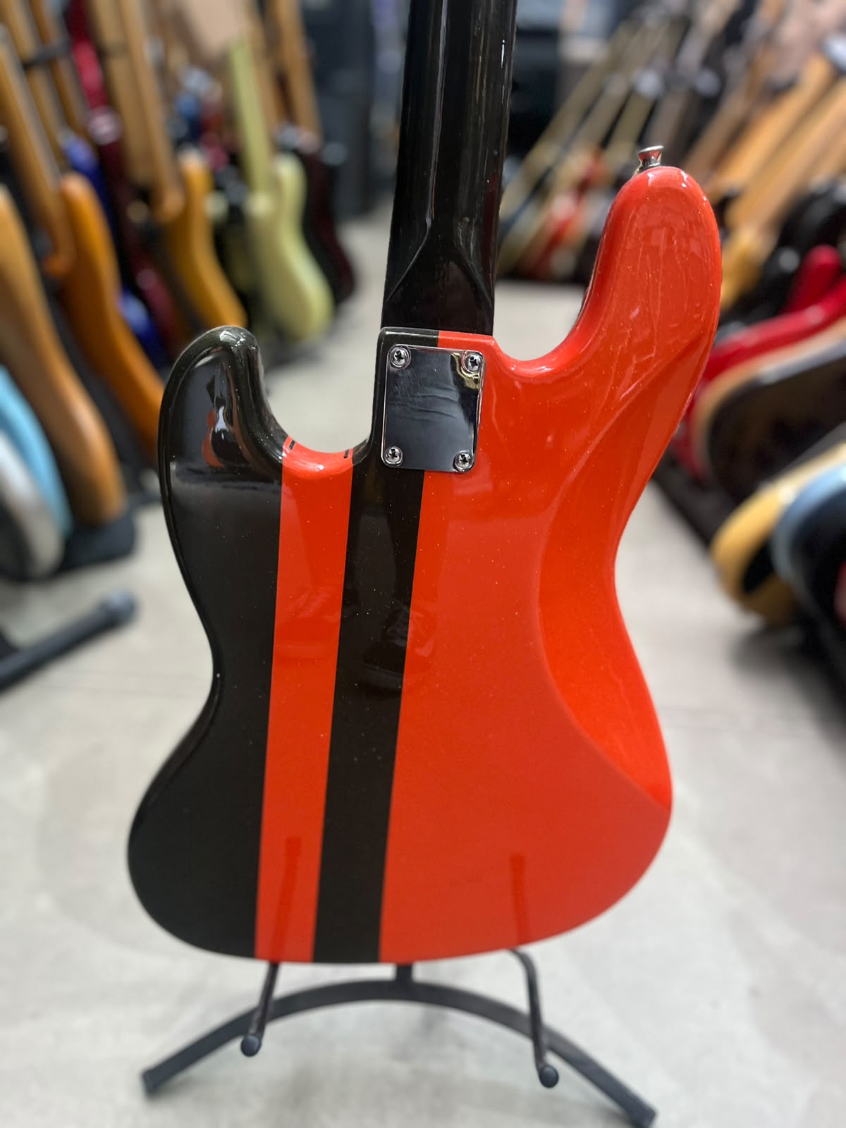 Baixo Luthier Laranja  Modelo New Custom 4 cordas miniatura 8