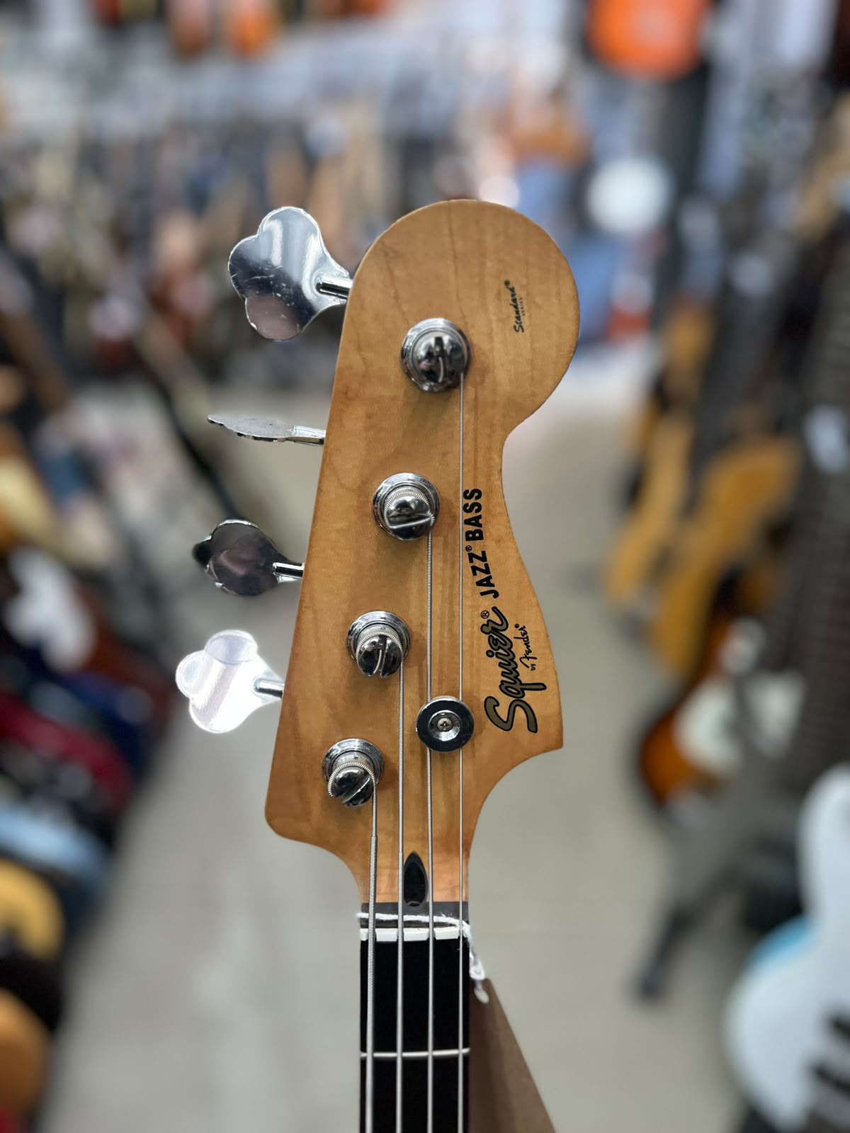 Baixo Squier Modelo: standard Jazz Bass 4 cordas miniatura 6