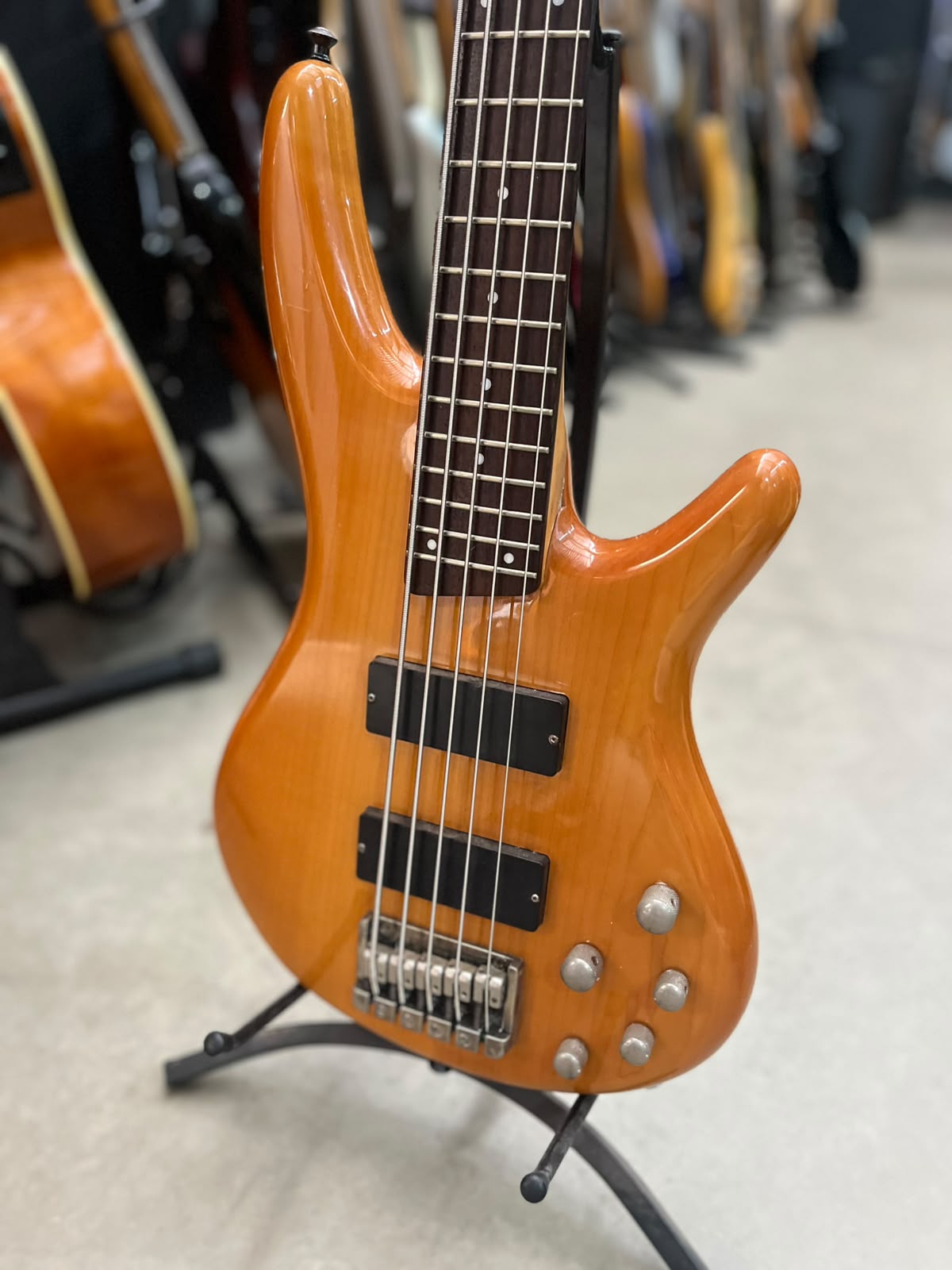 Baixo Ibanez  SDGR 5 cordas ativo miniatura 2