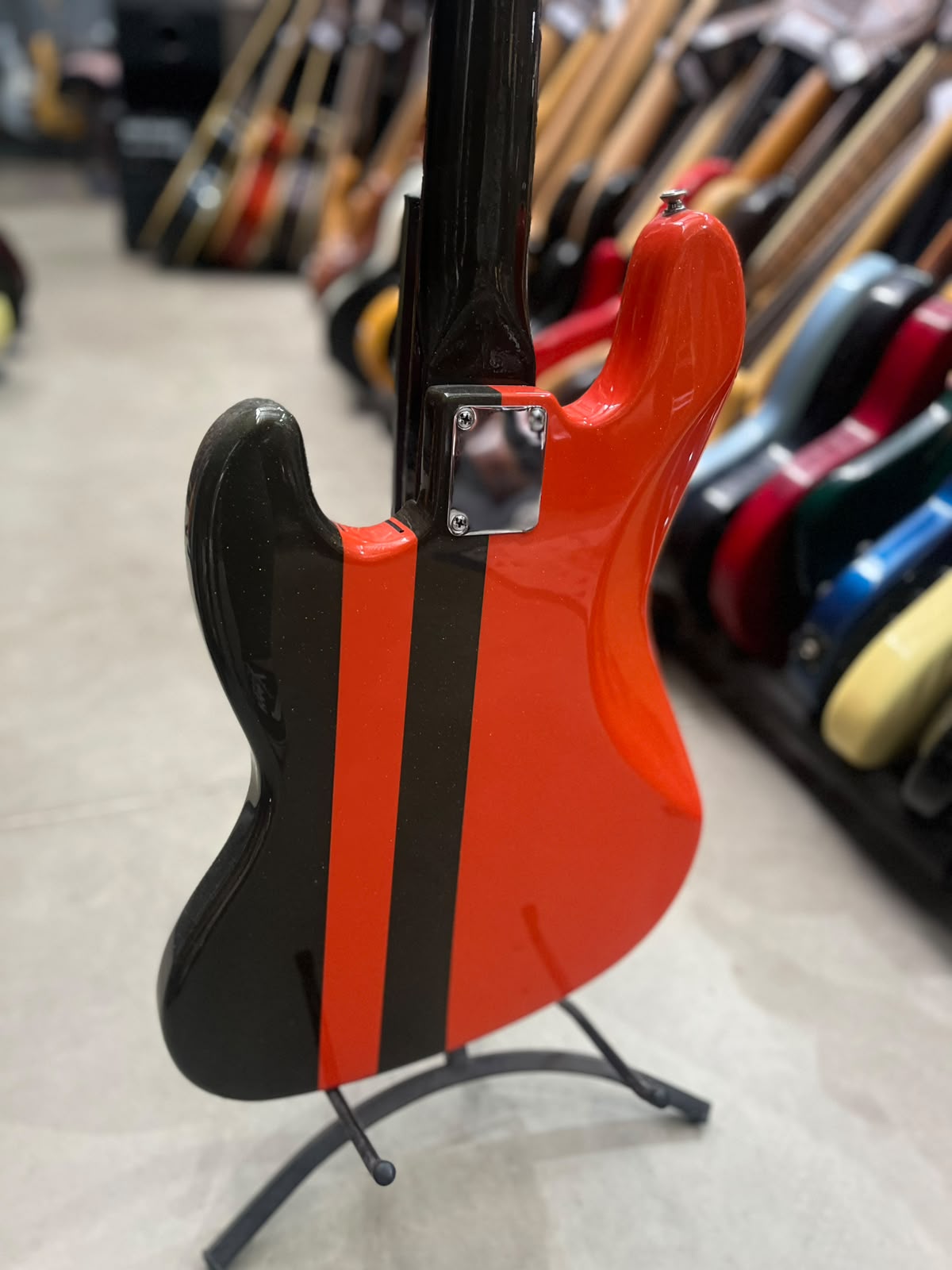 Baixo Luthier Laranja  Modelo New Custom 4 cordas miniatura 9
