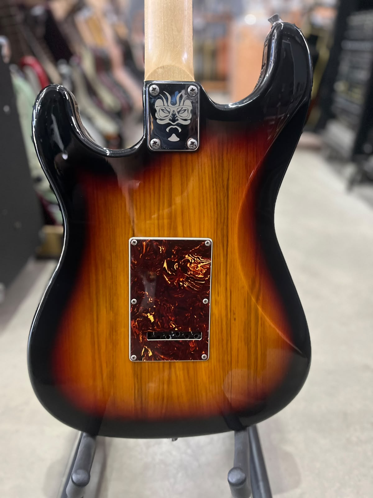 Guitarra Seizi Modelo: Shinobi strato sunburst miniatura 7