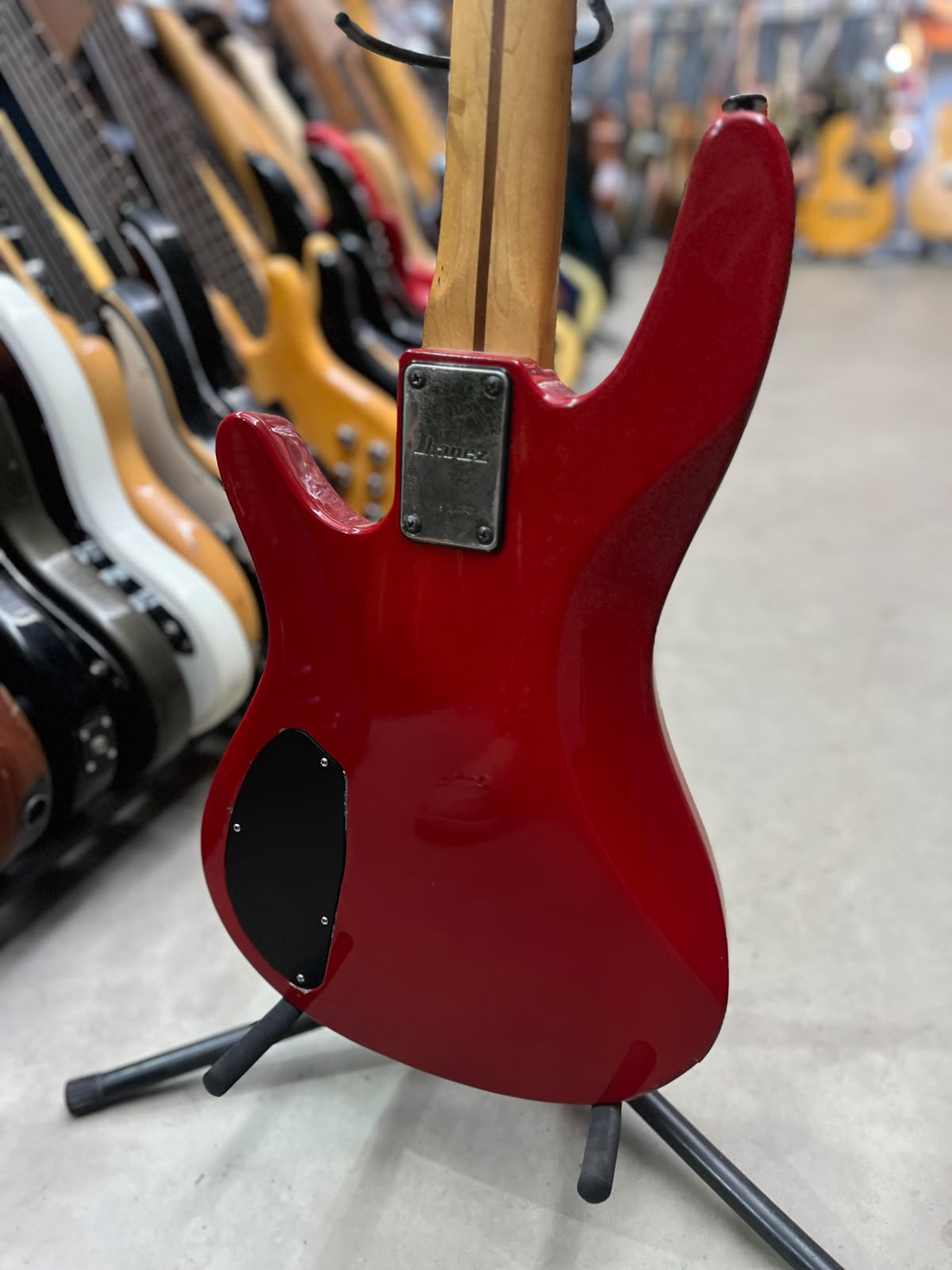 Baixo Marca Ibanez – Modelo: SB707e Japan 4 cordas Vermelho ano de 87 miniatura 9