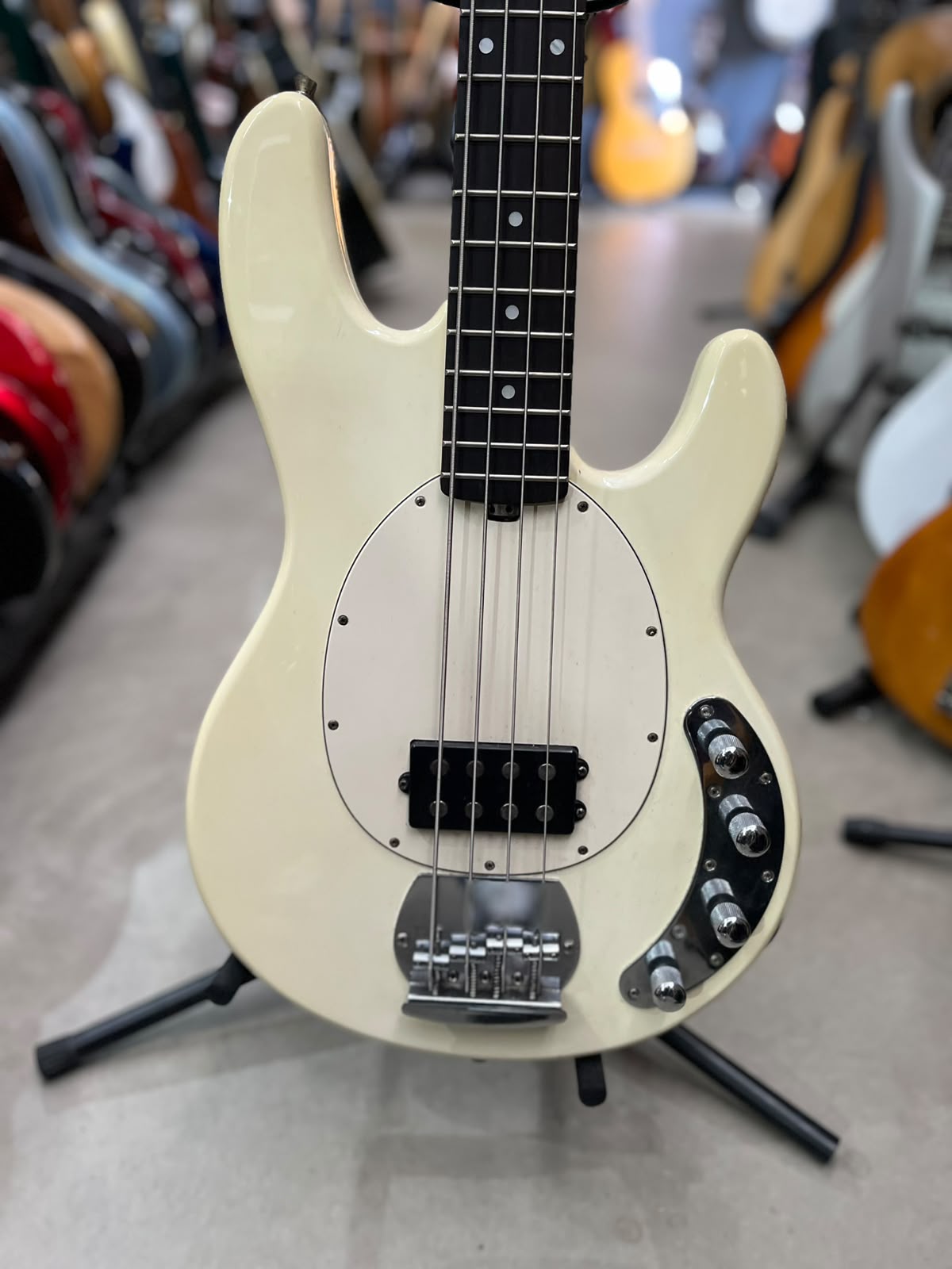 Baixo Tagima Branco Perola TBM4 4 cordas