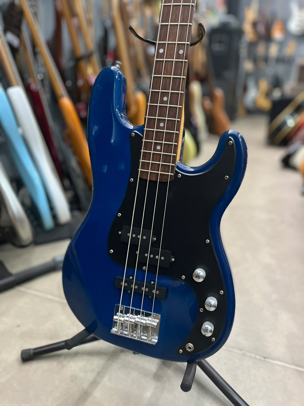 Baixo Strinberg Azul com escudo  4 cordas miniatura 2