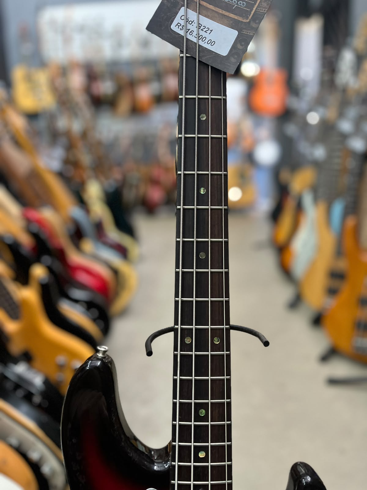 BAIXO FENDER PRECISION BASS SUNBURST 4 CORDAS ESCUDO TORTOISE miniatura 5