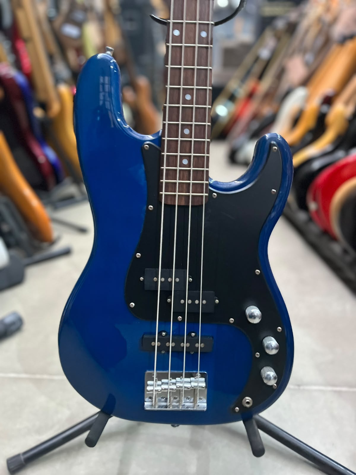 Baixo Strinberg Azul com escudo  4 cordas