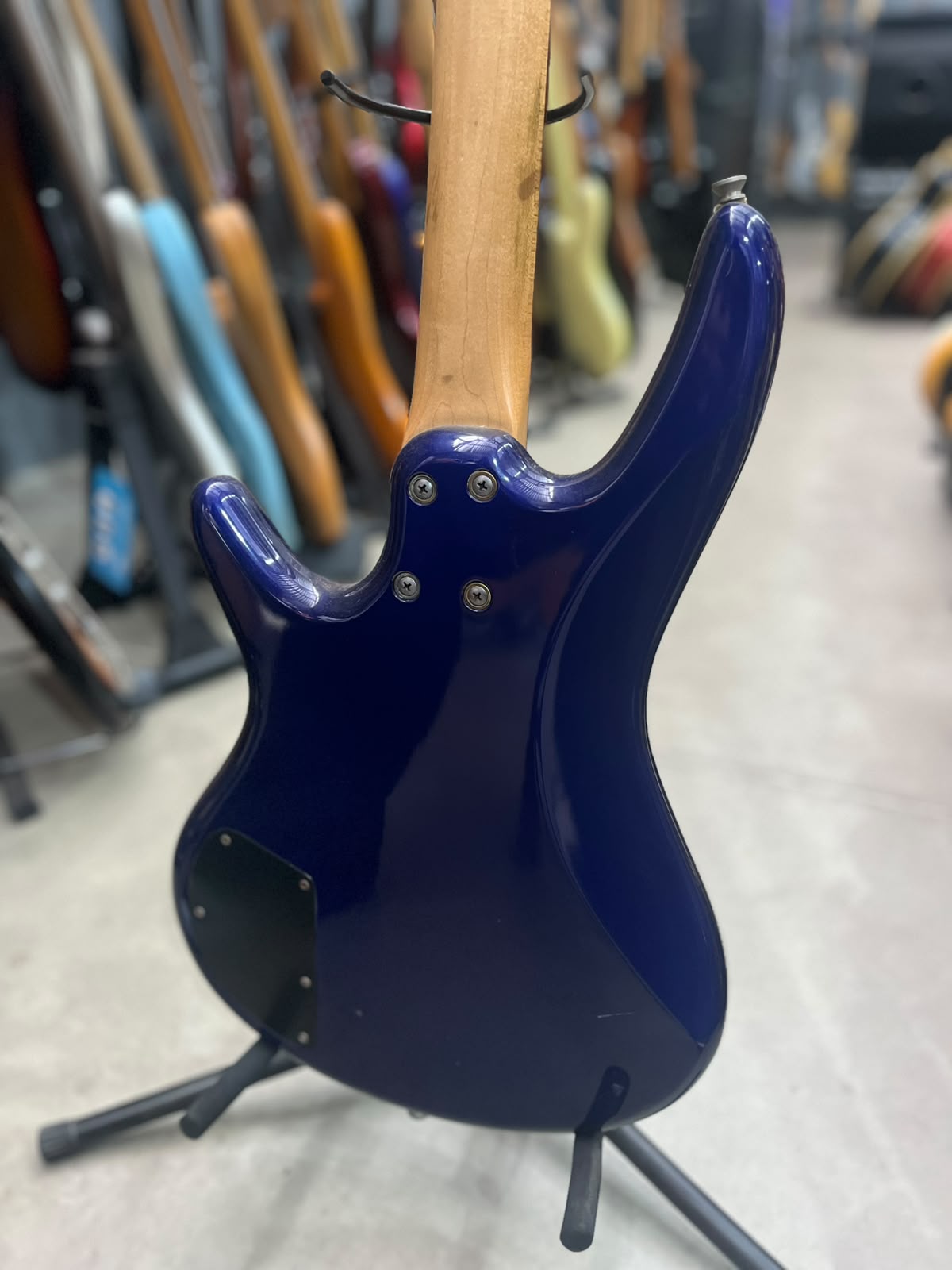 Baixo Ibanez G10 Azul – Modelo Soundgear 4 cordas miniatura 9