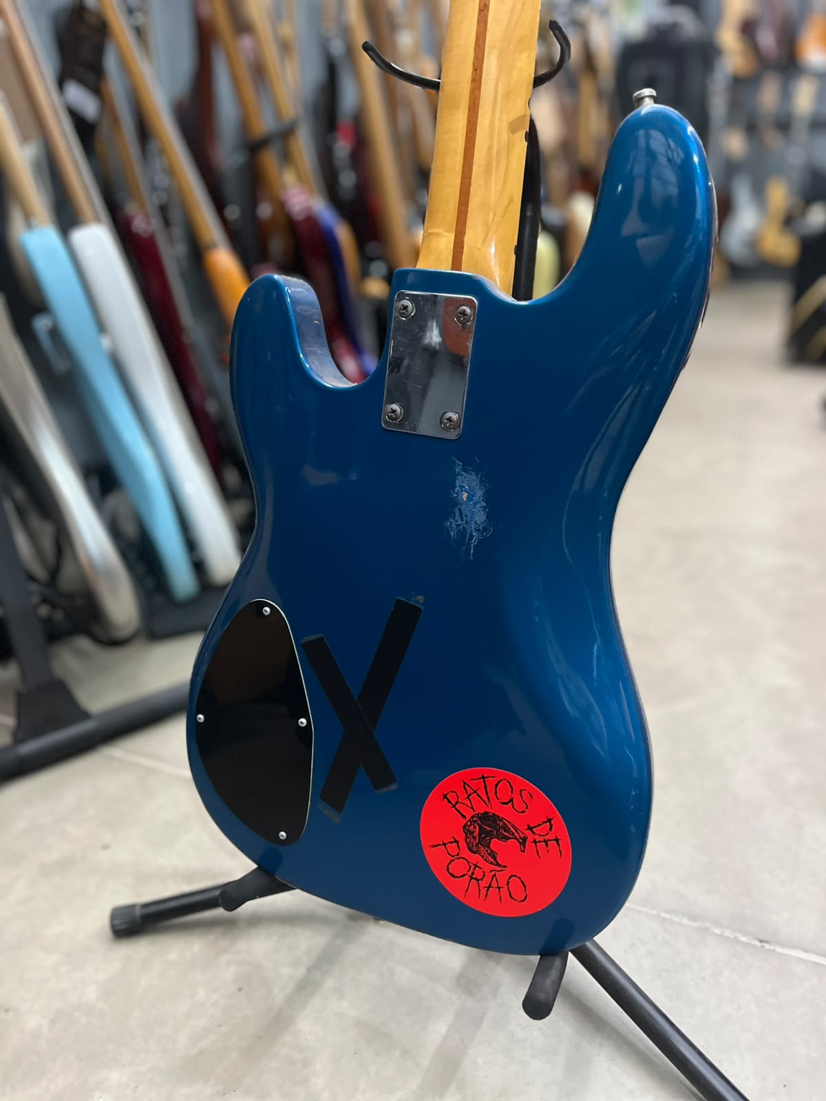 Baixo Dolphin  Modelo: Precision Bass 4 cordas miniatura 9