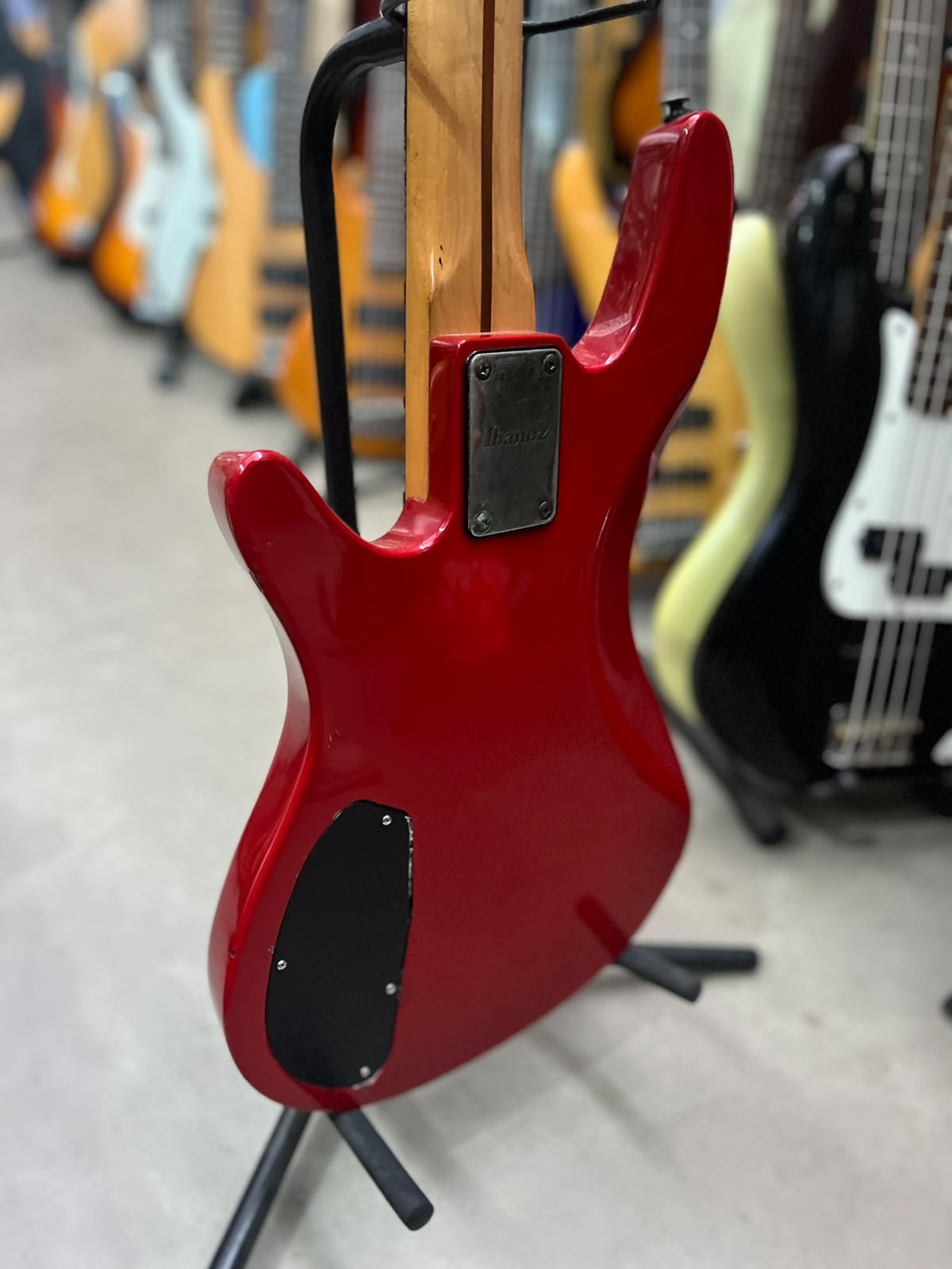 Baixo Marca Ibanez – Modelo: SB707e Japan 4 cordas Vermelho ano de 87 miniatura 10