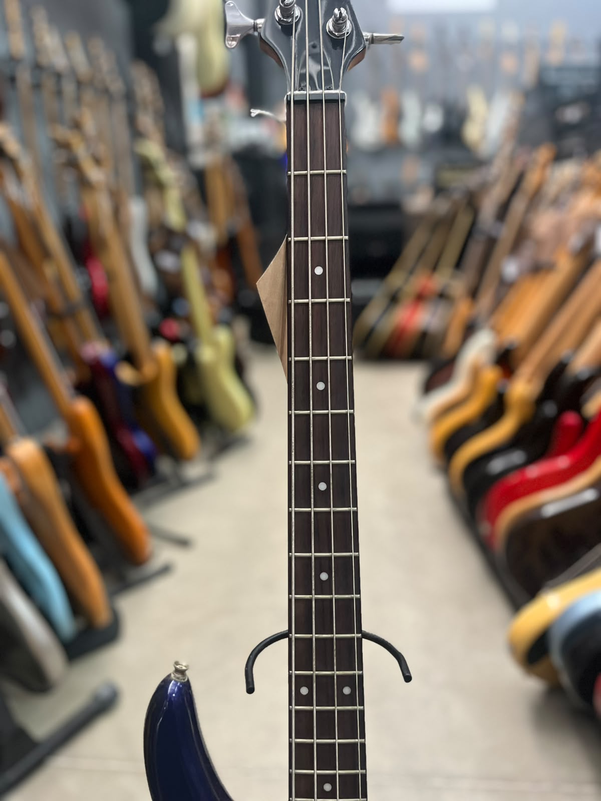 Baixo Ibanez G10 Azul – Modelo Soundgear 4 cordas miniatura 5