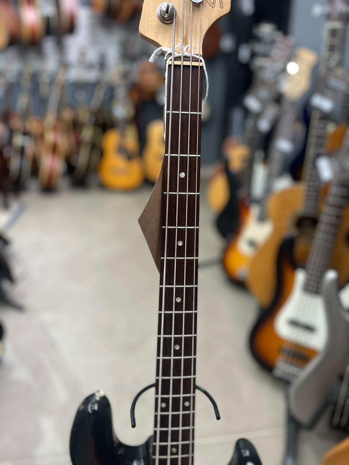 Baixo Squier J Bass 4 cordas Sunburst miniatura 5