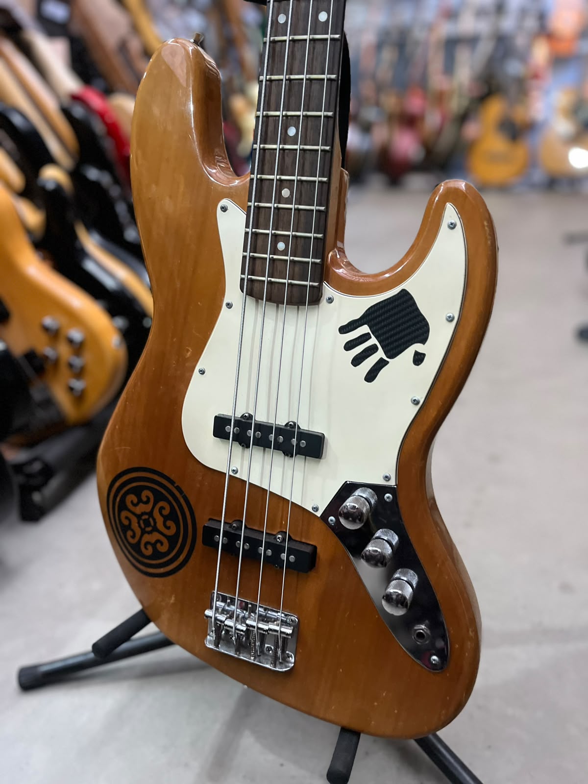 Baixo  Squier  J Bass 4cordas miniatura 2