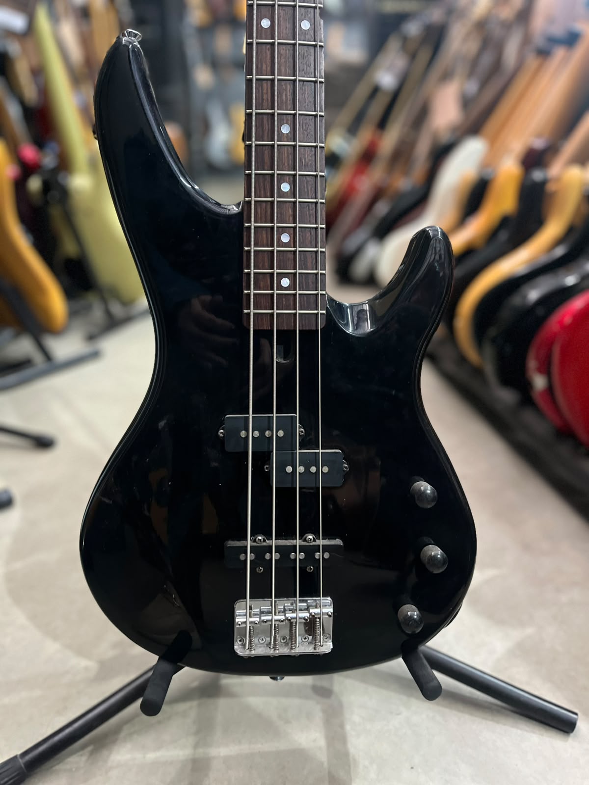 Baixo Yamaha  4 cordas