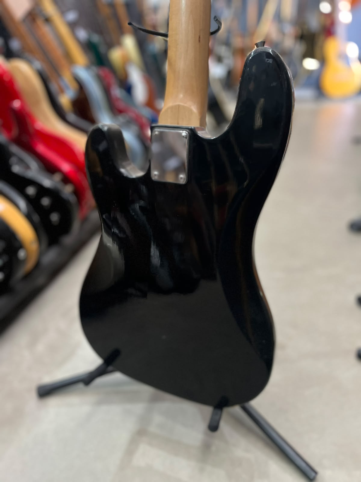 Baixo GBS Pro  Modelo: telebass sunburst 4 cordas miniatura 9