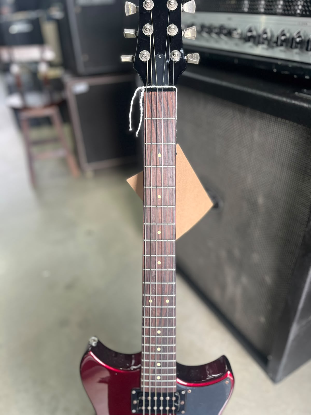 GUITARRA  YAMAHA VINHO STRATO miniatura 5