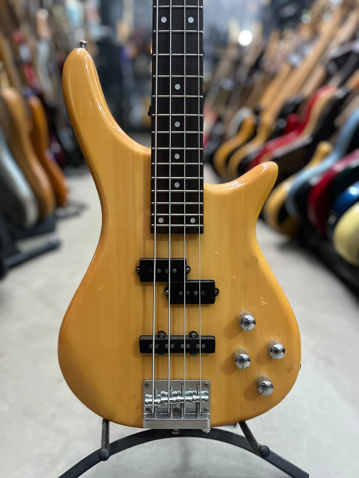 Baixo Marca Memphis – Modelo: TB-440 4cordas