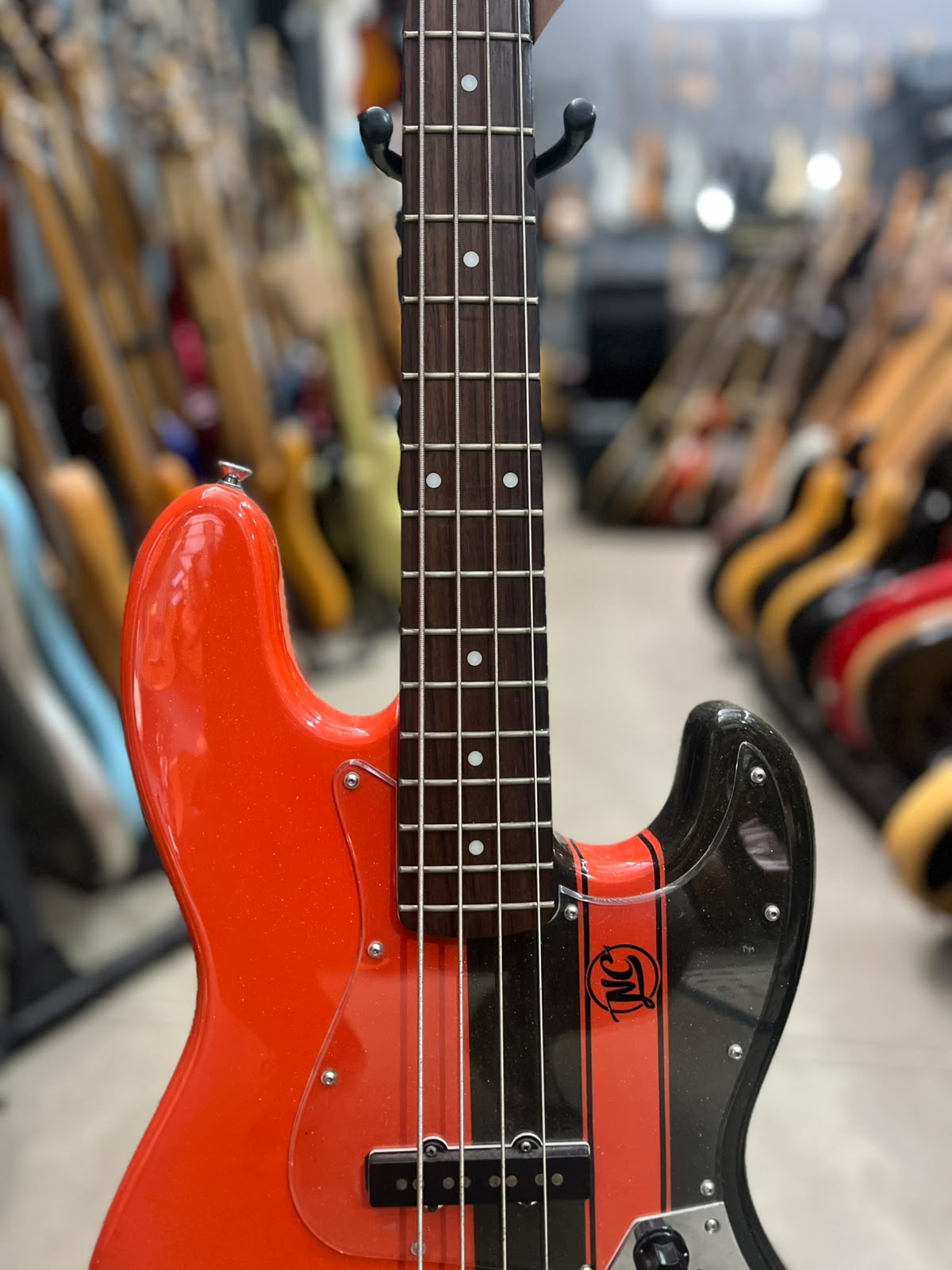 Baixo Luthier Laranja  Modelo New Custom 4 cordas miniatura 4