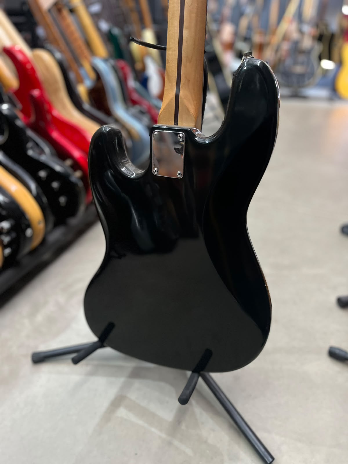Baixo Squier Modelo: standard Jazz Bass 4 cordas miniatura 9