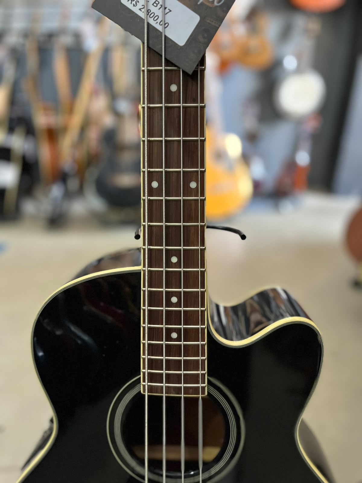 Baixolão Ibanez- Modelo: 4 cordas Preto miniatura 4