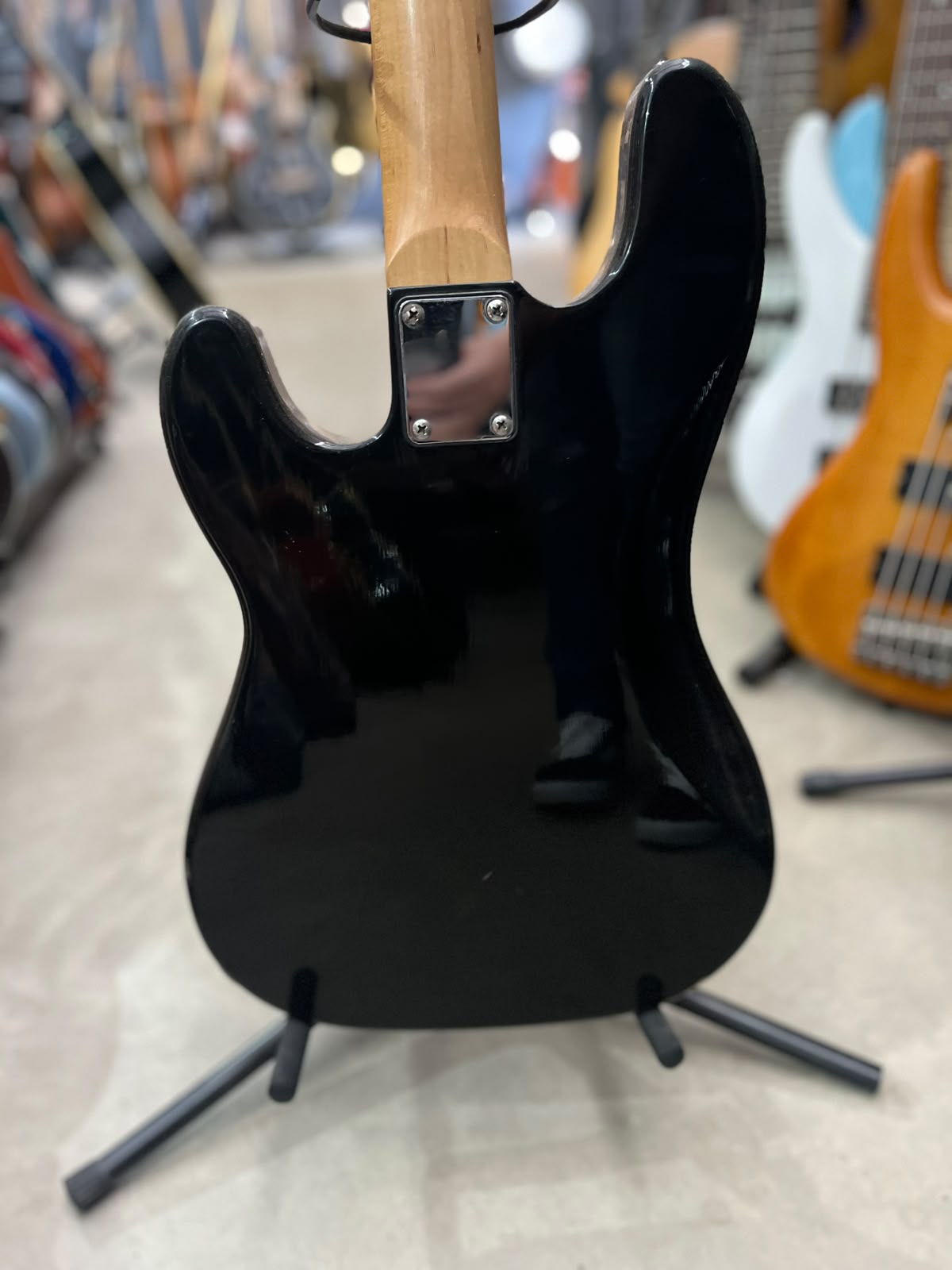 Baixo GBS Pro  Modelo: telebass sunburst 4 cordas miniatura 8