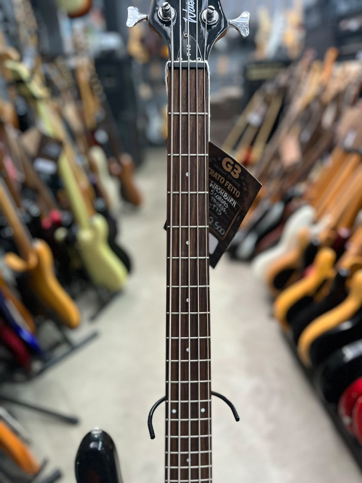 Baixo Washburn Sunburst Taurus T15 – Modelo 5 cordas miniatura 5