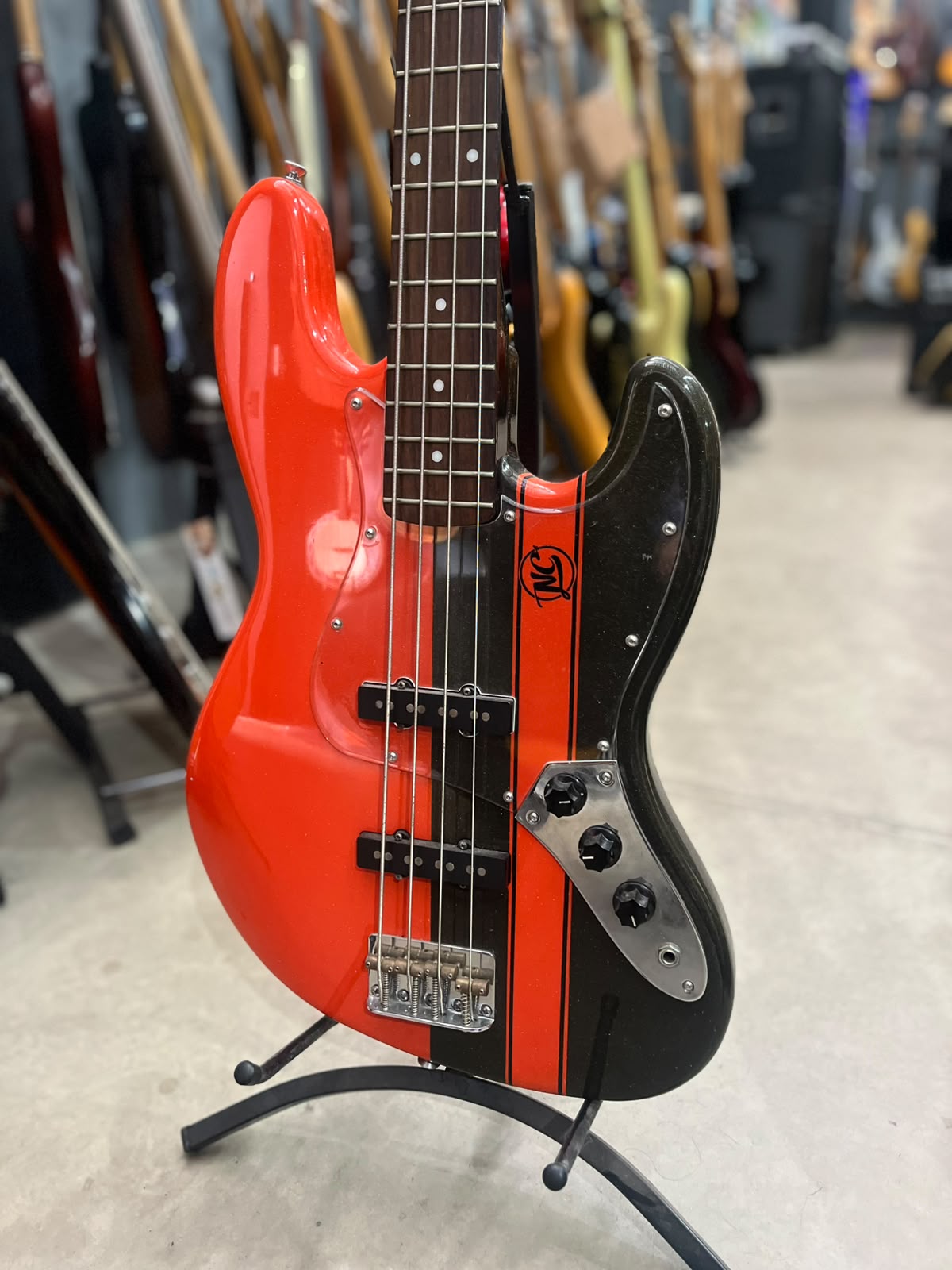 Baixo Luthier Laranja  Modelo New Custom 4 cordas miniatura 2