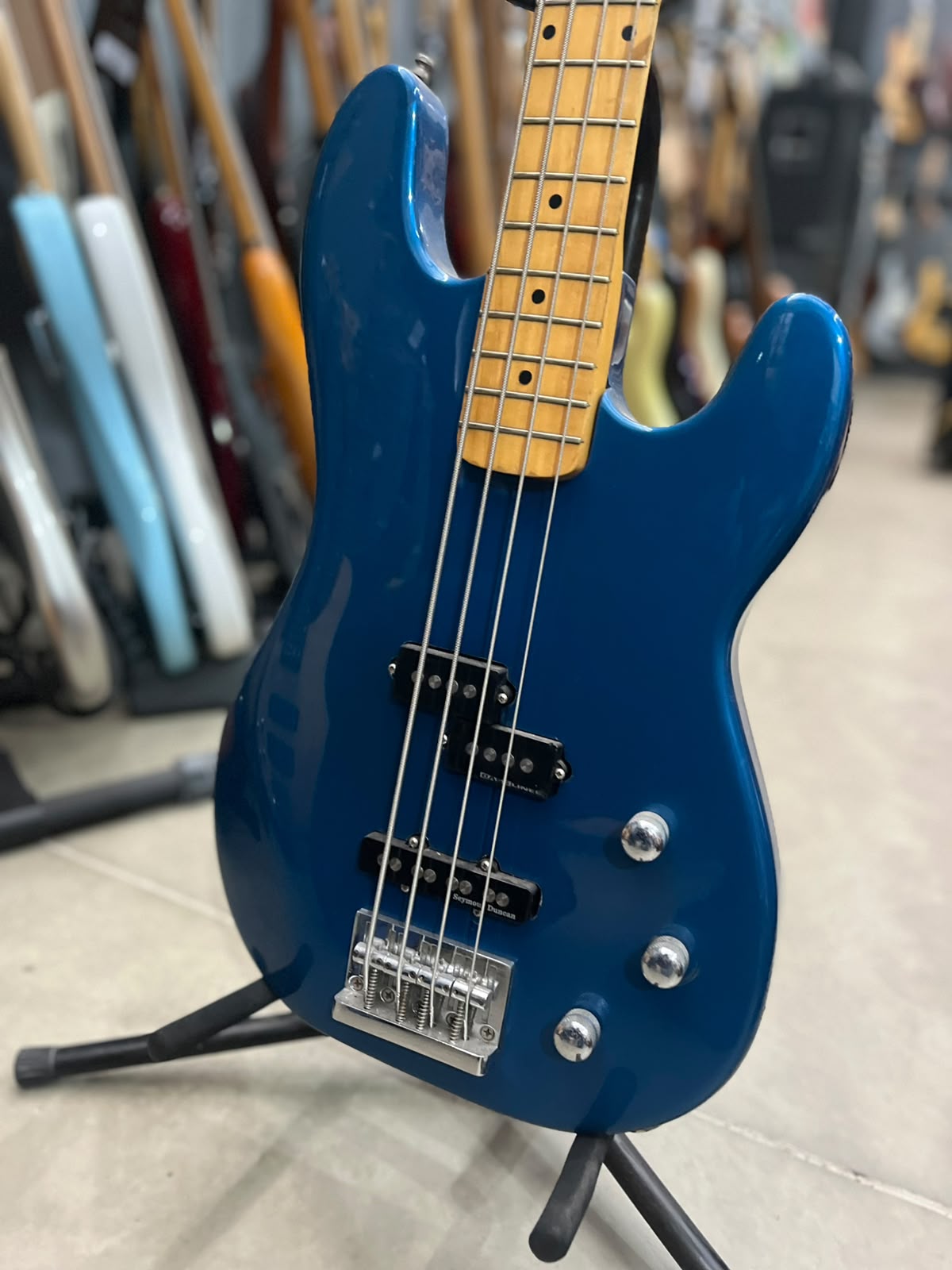 Baixo Dolphin  Modelo: Precision Bass 4 cordas miniatura 2