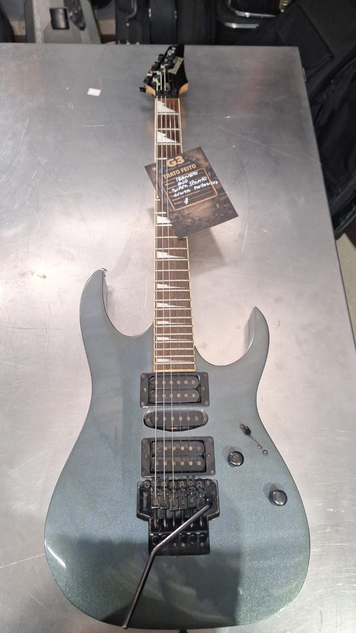 guitarra Ibanez Gio super strato cinza metalica miniatura 5
