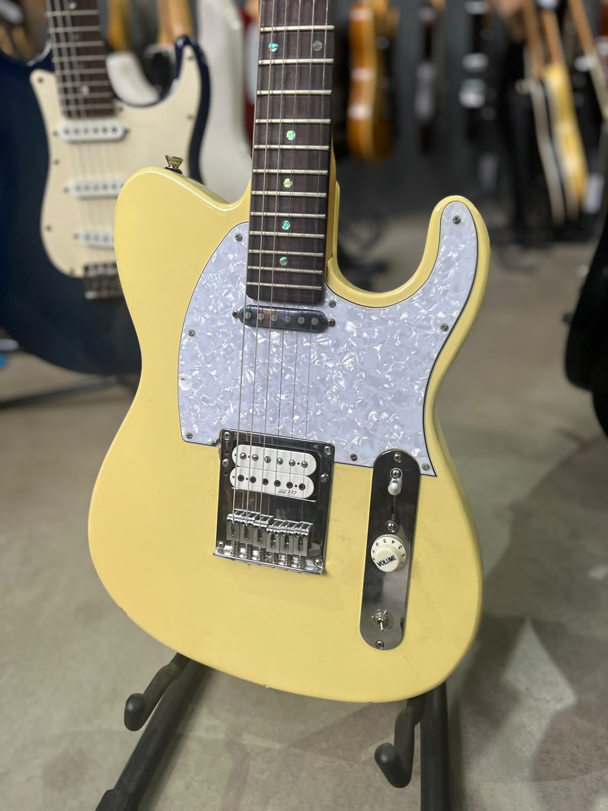 Guitarra Marca tagima  Modelo 505 telecaster  miniatura 2