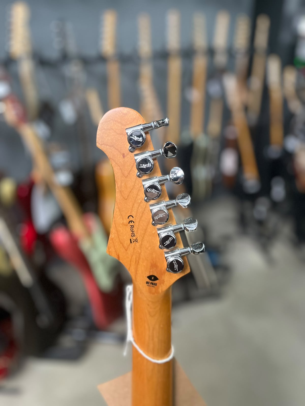 GUITARRA JETI TELECASTER MOSTARDA ESCUDO PRETO miniatura 6