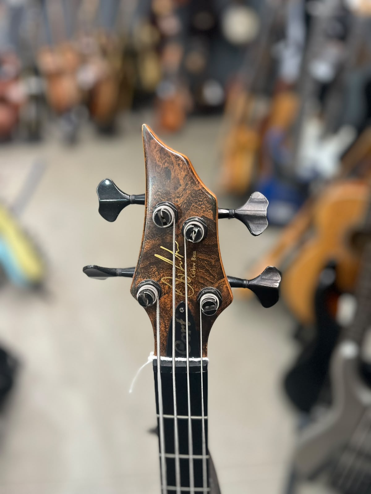 Baixo Cort Curbow bass 4 cordas miniatura 5