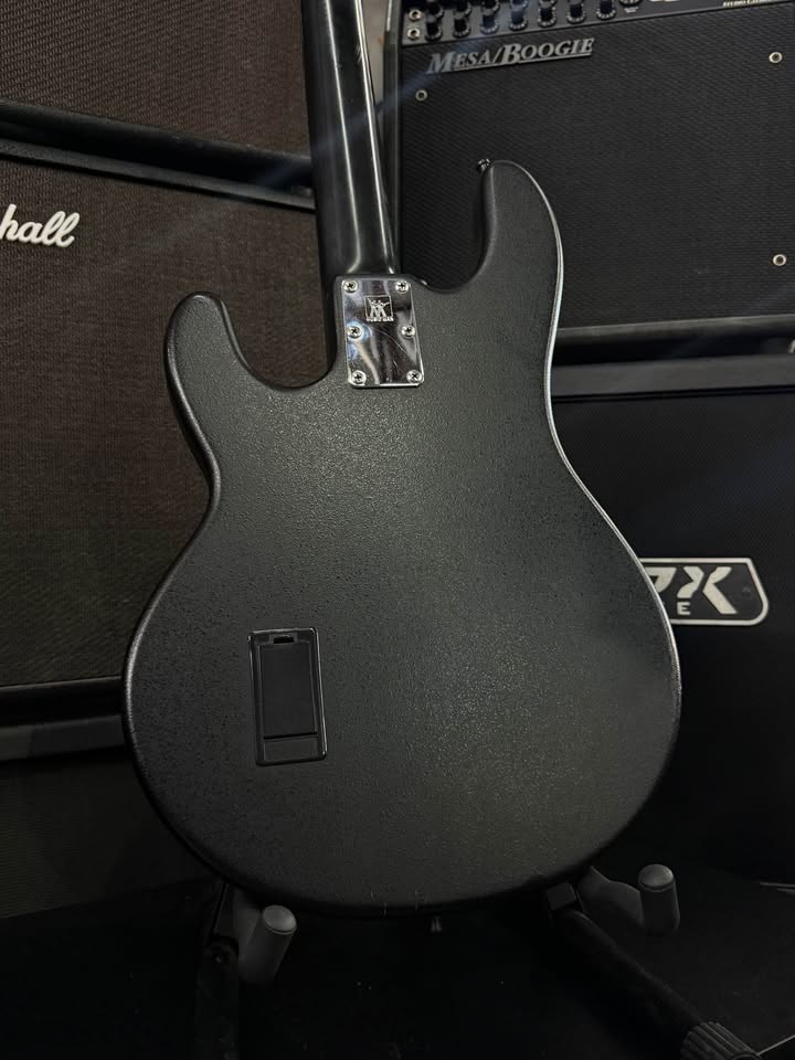 Baixo SUB MUSIC MAN AMERICANO 2005 4 cordas preto fosco miniatura 8