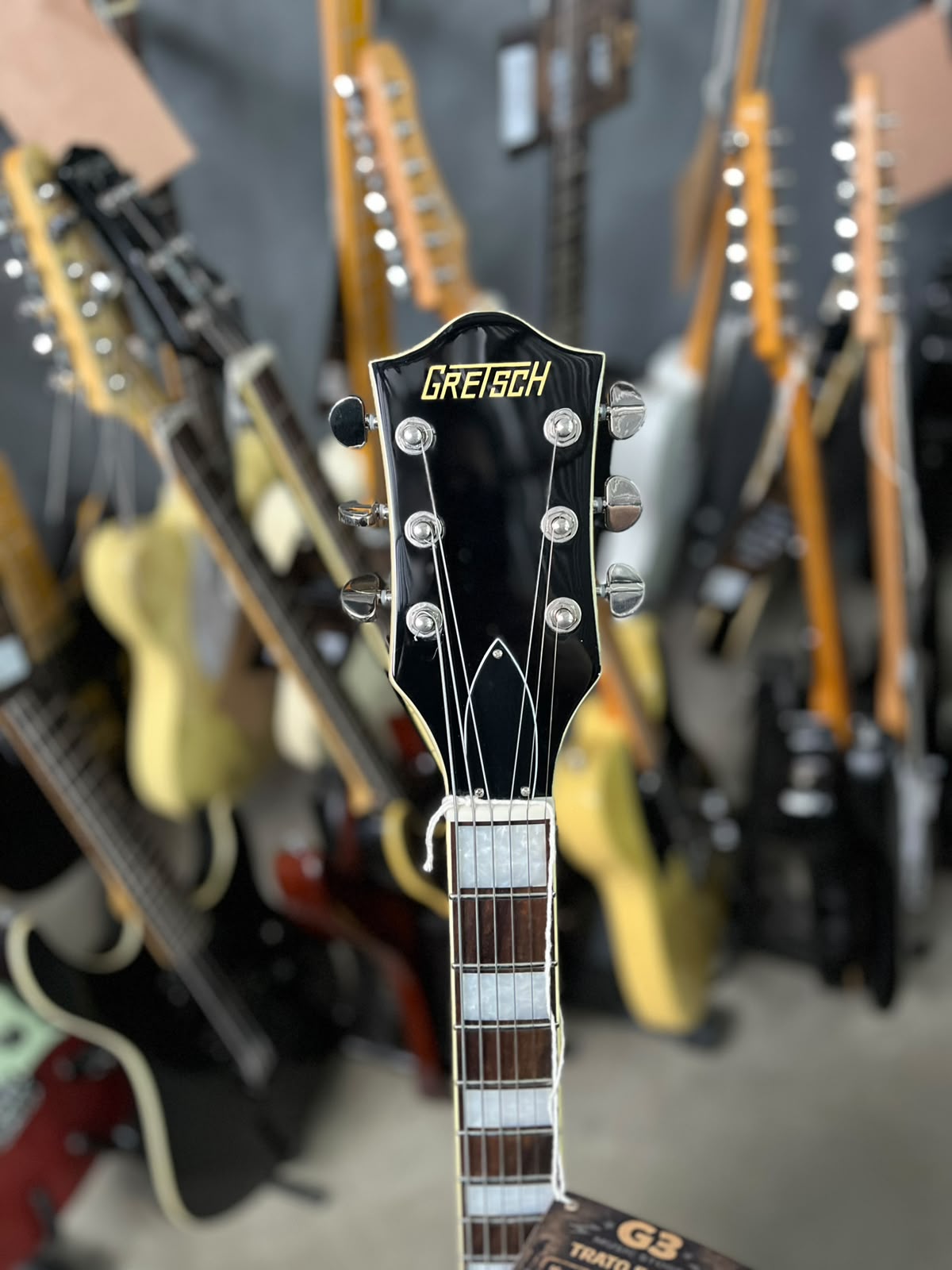 Guitarra Gretsch G2655T marrom escudo preto miniatura 5