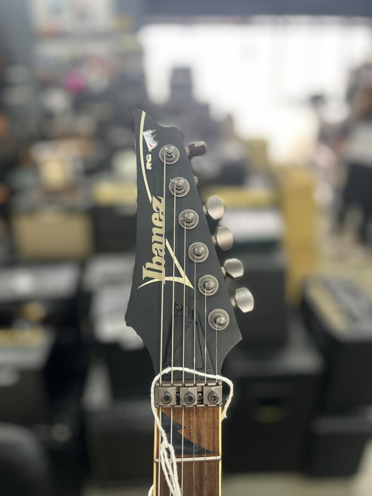 Guitarra Marca Ibanez  RG Series miniatura 5